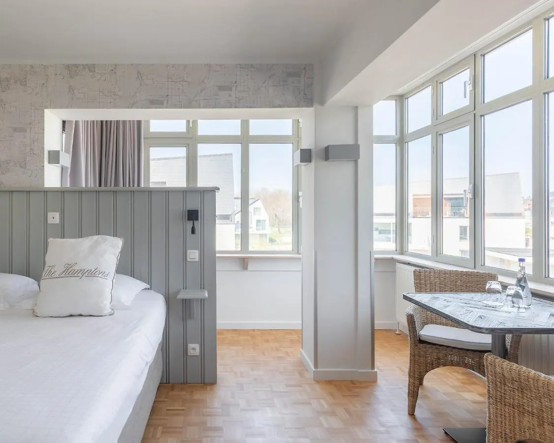 Aparthotel West Bay